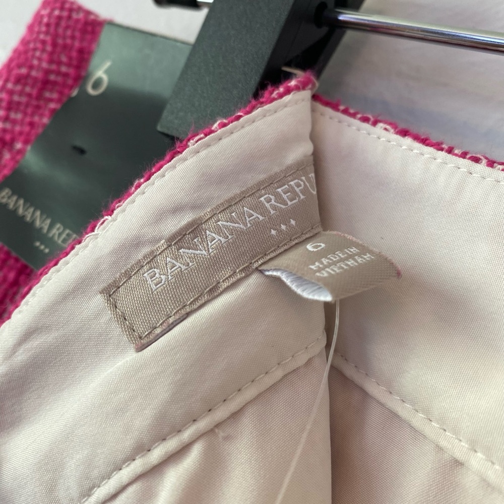 NWT Pink Banana Republic skirt. Durable and cute. - Picture 6 of 8